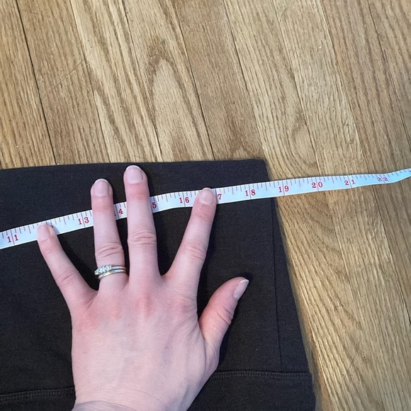 Old Navy Maternity Black Full-Length Leggings with Supportive Waistband - Picture 6 of 9